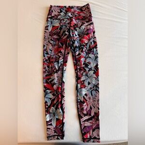 Lululemon luxtreme wunder under leggings size 6